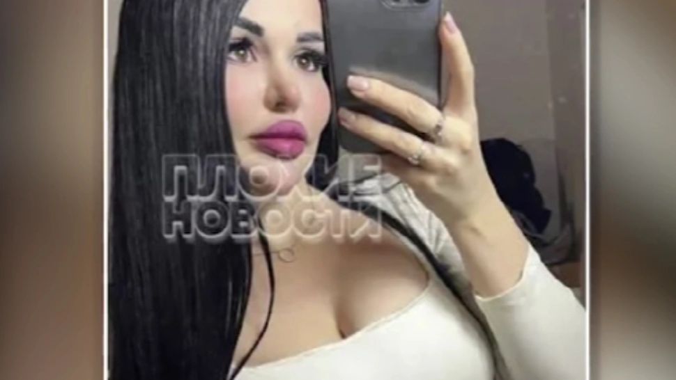 O femeie a murit în timpul unei operații de mărire a feselor. Cine este "cosmeticiana" care i-a adus sfârșitul