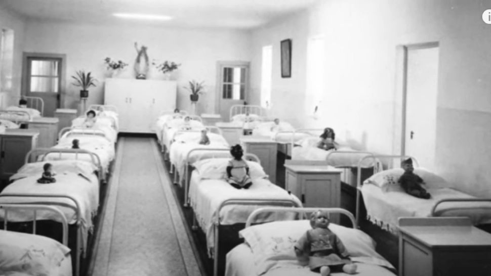 Clădirea de pe Strada Franceză nr 13 pe care trebuie să o ocolești! Sute de suflete încă mai bântuie locul - Povestea celui mai înfricoșător mit urban din București