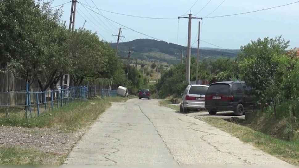 Apă cu porția într-un sat din Mehedinți, când afară sunt temperaturi de foc