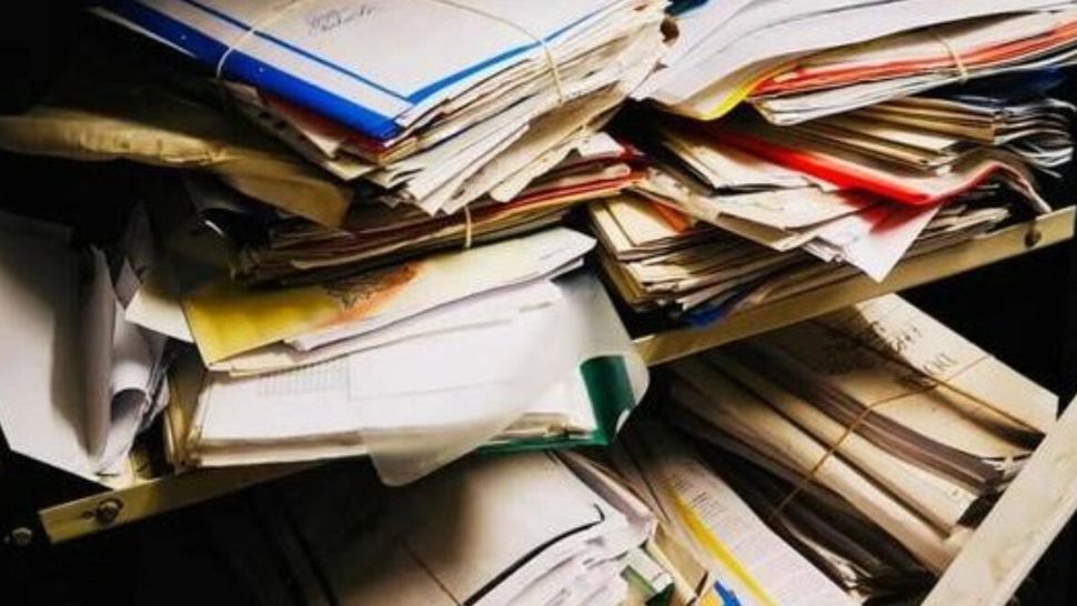 Dosarul cu șină, copiile pe hârtie, copiile legalizate sunt ISTORIE din 4 iulie - Instituțiile publice locale și centrale nu mai au voie să le ceară