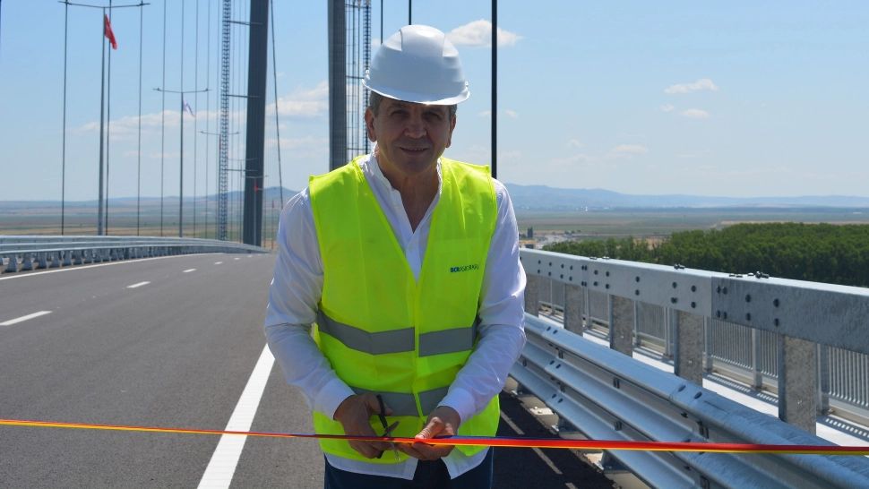 Cine e românul care a „furat starul” și a tăiat panglica la podul peste Dunăre de la Brăila înaintea lui Grindeanu