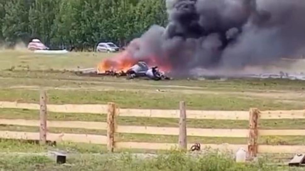 Un elicopter cu 13 pasageri s-a prăbușit - 6 oameni au murit pe loc - VIDEO cu accidentul