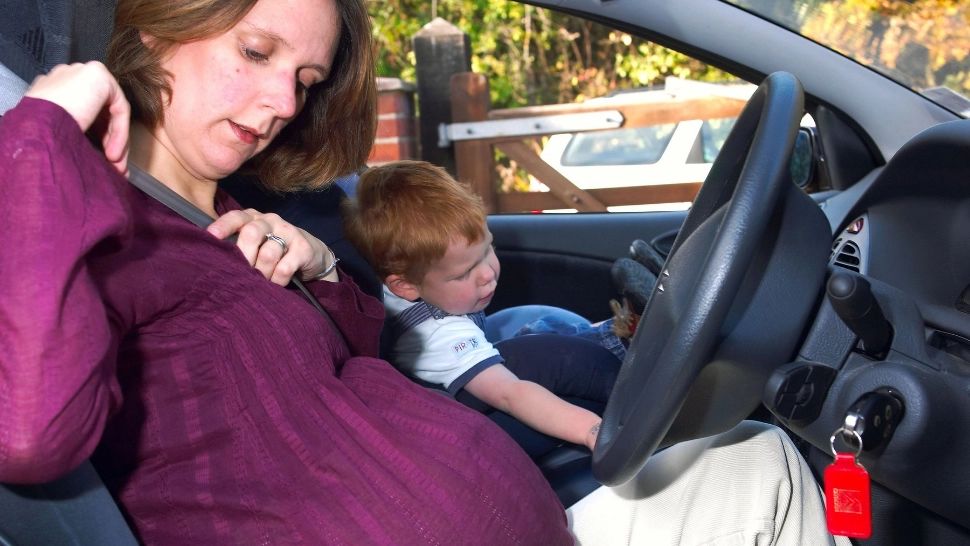 Măsură fără PRECEDENT, în Germania. Ce se întâmplă cu mașinile în care se află copii și gravide