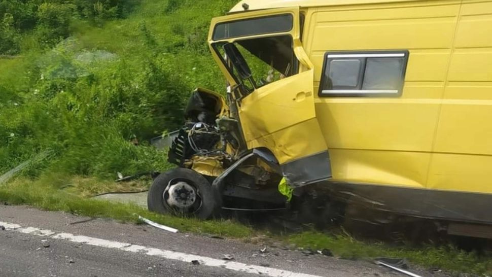 Accident grav la intrarea în Brașov: 3 răniți după o coliziune violentă la Timișul de Jos - Trafic blocat pe DN1