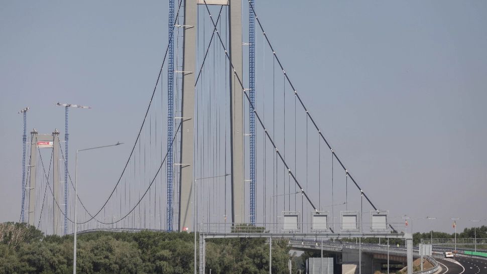 Primul accident produs pe podul de la Brăila, chiar în ziua inaugurării