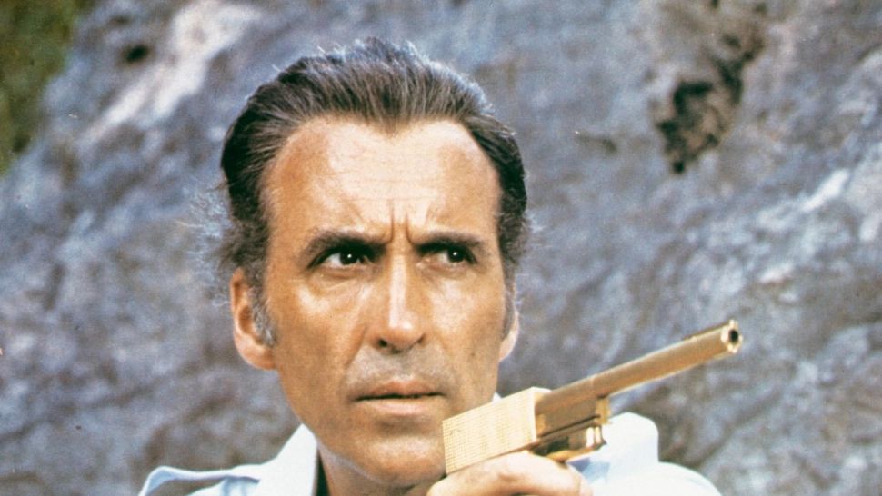 A fost modelul rolului James Bond, dar nu l-a jucat. Avea o reputație SÂNGEROASĂ