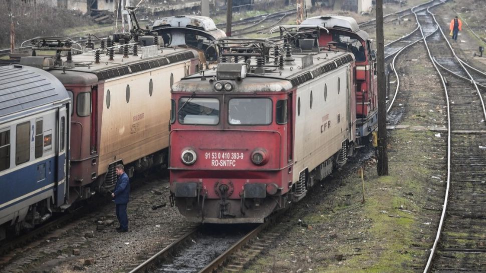 Directorul din CFR care își obliga copiii să vizioneze înregistrări cu mama lor când întreținea relații sexuale, trimis după gratii