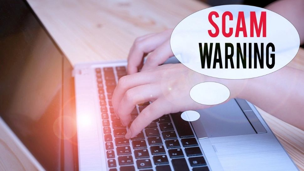 Noile momeli folosite de escroci pe internet. Cum a fost înșelată o femeie după ce a accesat o reclamă