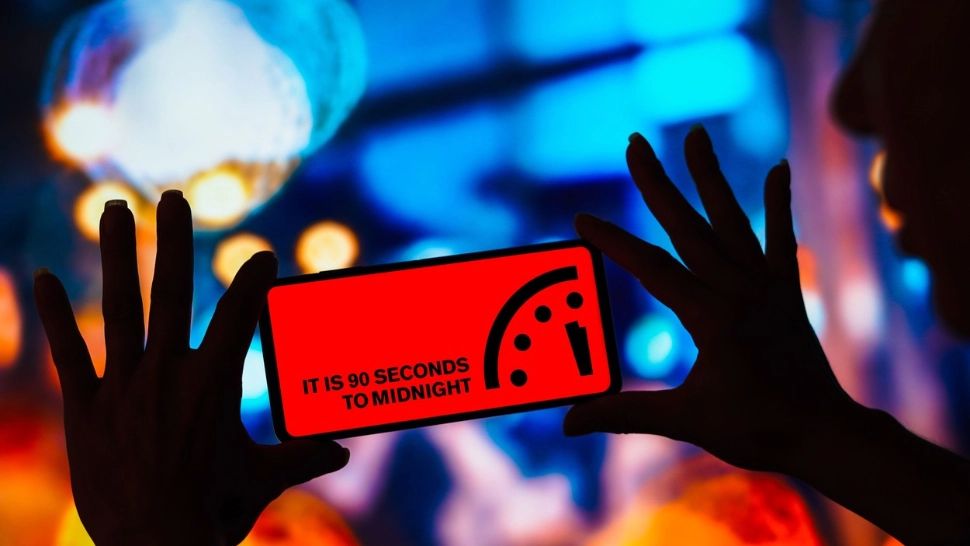 Cât mai este până la sfârșitul lunii? Ceasul Apocalipsei a început să ticăie rapid în ultimul an 