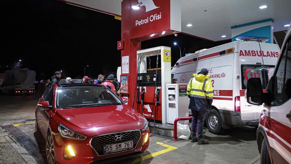 E jale în Turcia. Taxele pentru benzină și motorină s-au dublat, tarifele la pompă au sărit în aer