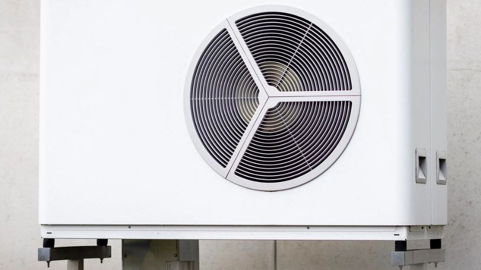 Câtă apă curge din aerul condiționat pe timp de caniculă? Greșeala pe care o face multă lume cu apa