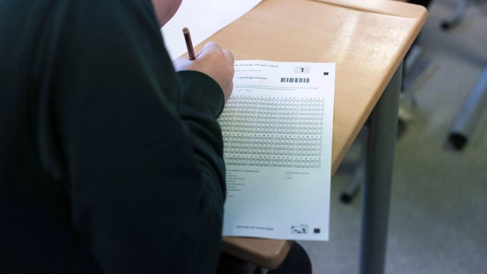 Ierarhia pentru admiterea la liceu va fi republicată azi la ora 18.00. Cum încearcă Ministerul Educației să dreagă gafa listelor greșite