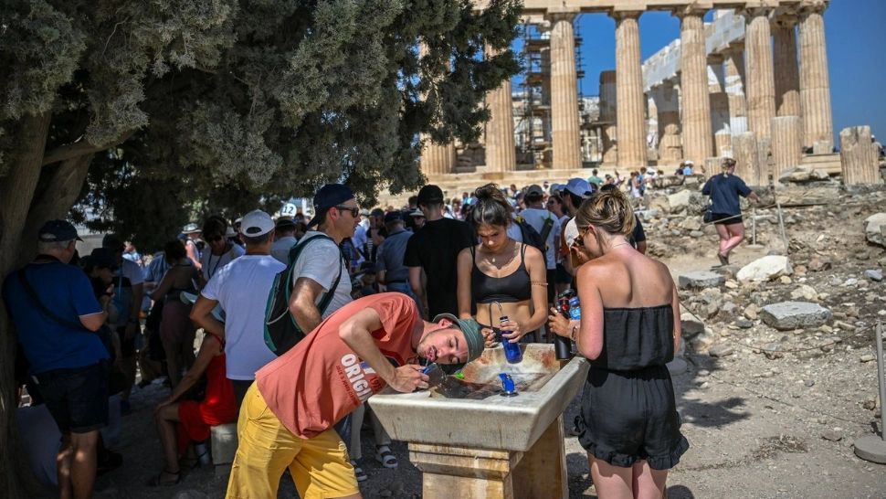 Codul roșu de caniculă, prelungit în Grecia. MAE a emis o atenționare de călătorie - Principalele riscuri la care se expun turiștii