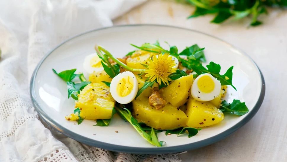  Rețete de salate de vară. 10 idei să mâncăm sănătos pe plajă și acasă