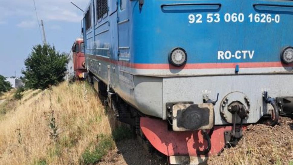 Accident feroviar la Roșiori - Două locomotive s-au ciocnit - Prima reacție a autorităților: "Nu avem noi ce îmbunătățiri să aducem"