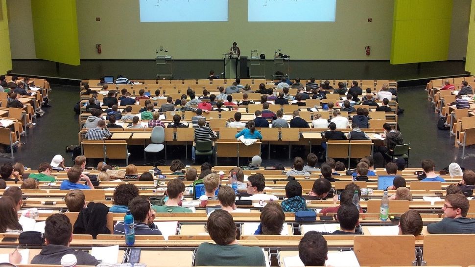 Cele mai vânate facultăți din Universitatea București. La o facultate, unde s-a înscris și David Popovici, se bat chiar și 36 de candidați pe un loc