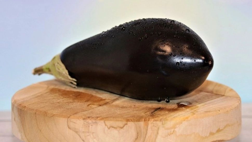 A fiert o vânătă și a băut zeama. Efectele au fost peste aşteptări!