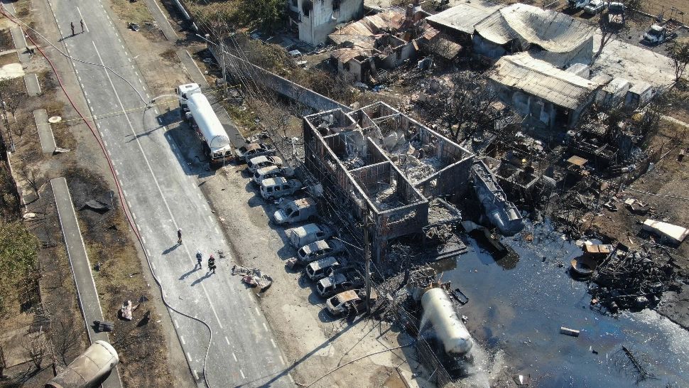 Circulația pe DN1A, în localitatea Crevedia, rămâne închisă. Rutele ocolitoare anunțate de Poliție