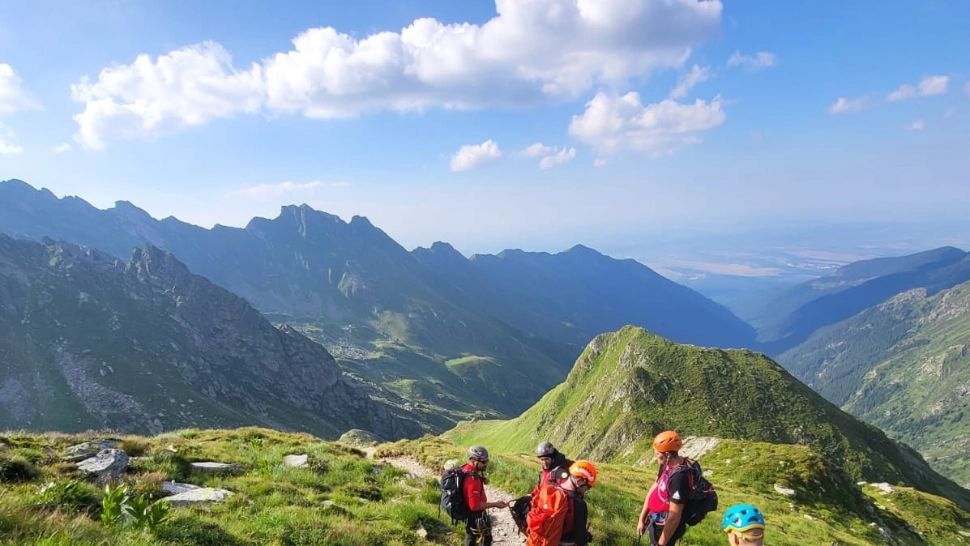 Tragedie în munții Făgăraș. Un turist polonez a murit de infarct - Situație incredibilă la preluarea cadavrului: Elicopterul SMURD, blocat  