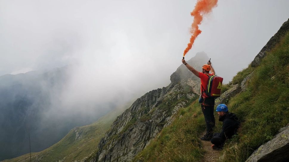 Imagini impresionante cu operațiunea de salvare a unui turist blocat în Munții Făgăraș. A intervenit elicopterul SMURD - FOTO&VIDEO 