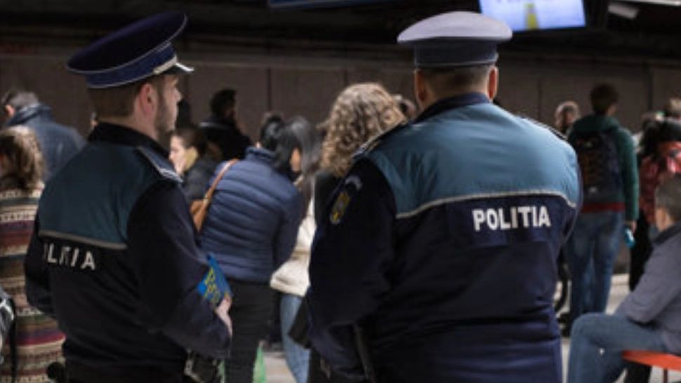 Poliția Capitalei, anunț despre bărbatul care s-a legat de șinele de la metrou și a blocat circulația trenurilor