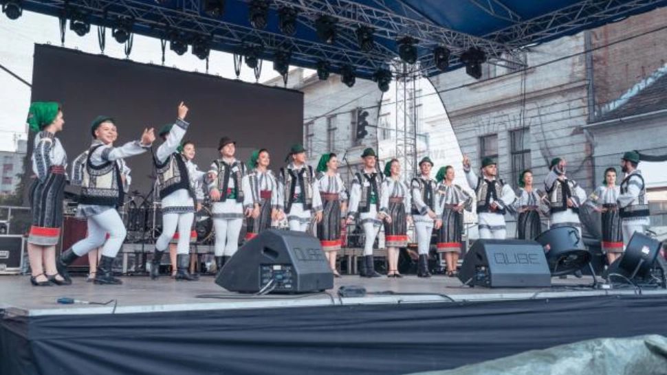 Tragedie inimaginabilă: 4 membri ai unui ansamblu folcloric din Rădăuți, morți într-un accident rutier, după spectacol