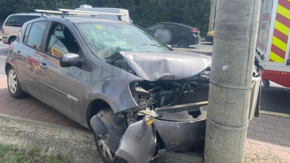 Pietoni spulberați pe un trotuar din Suceava: 4 victime, între care 2 copii. Șoferița a pierdut controlul volanului