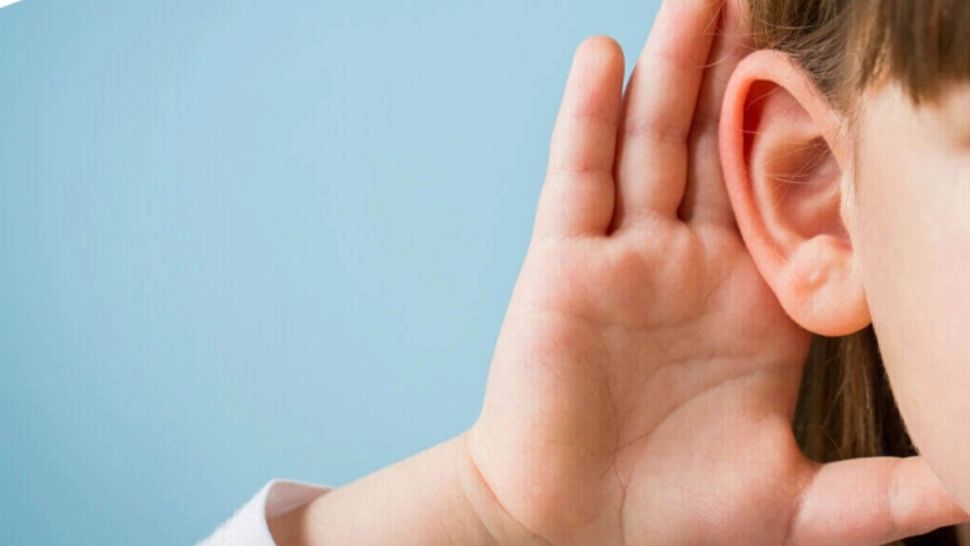 O fetiță cu dizabilități nu mai aude deloc după ce a fost la plajă, în Eforie - De ce s-a păcălit hoțul care i-a furat aparatul auditiv de 7.000 de euro