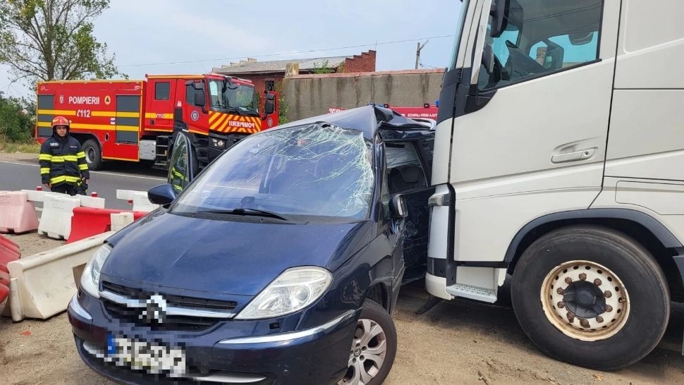 Accident teribil în județul Giurgiu: 3 copii si 2 adulți au a ajuns la spital - FOTO