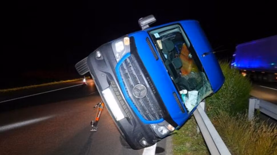 Un autocar românesc a făcut accident pe o autostradă din Ungaria - O persoană a murit pe loc