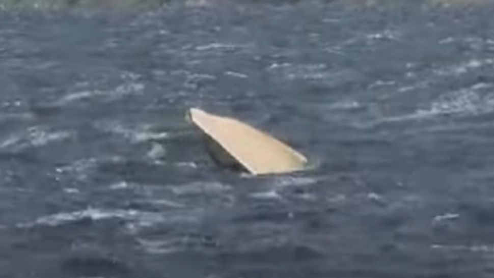 O barcă condusă de o femeie drogată s-a răsturnat pe Dunăre! În ambarcațiune se aflau 8 persoane, între care și 2 copii