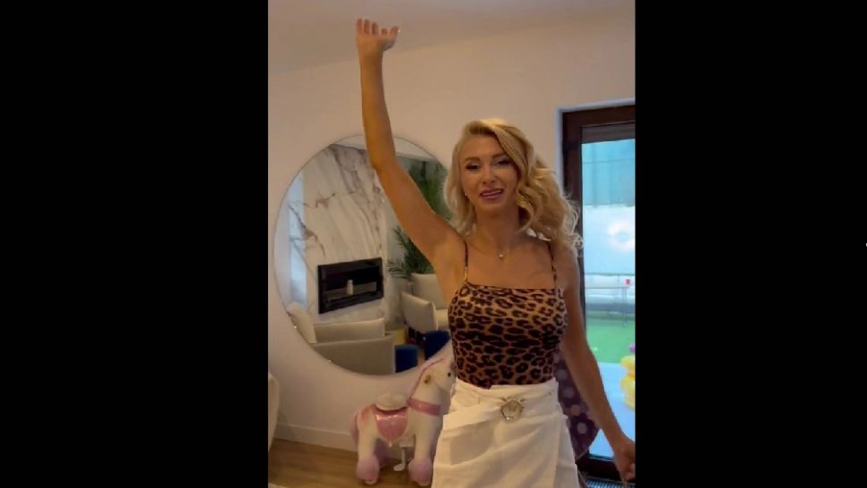 Andreea Bălan și-a prezentat casa de lux în valoare de 850.000 de euro. Imagini impresionante din mega-locuința cântăreței 