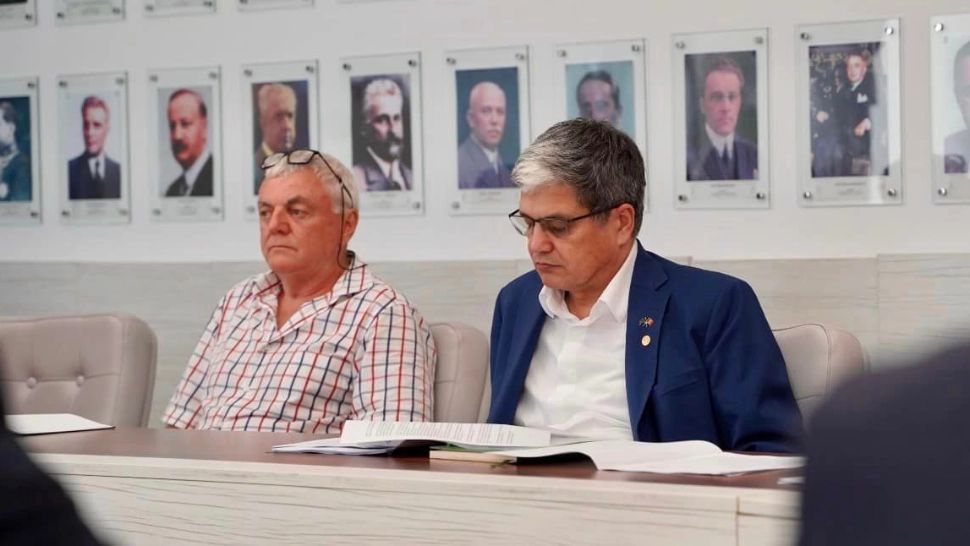 Sindicatele din Finanțe își amână protestele după consultări cu ministrul Finanțelor - Ce le-a promis Marcel Boloș