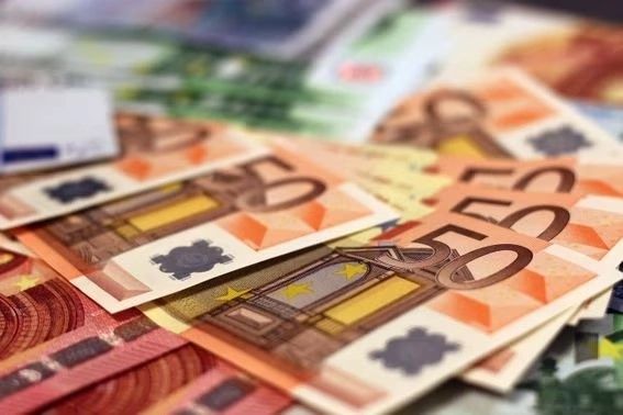 5 persoane reţinute în urma percheziţiilor într-un dosar de obţinere ilegală de fonduri prin Programul "Tomata". Prejudiciul se ridică la la 21.000 de euro 