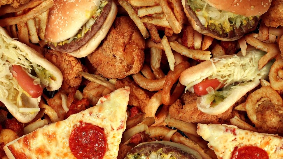 Alimentele ultraprocesate, un RISC uriaș pentru sănătate - Adevărul nespus despre cât sunt de mortale: provoacă ușor infarct și AVC