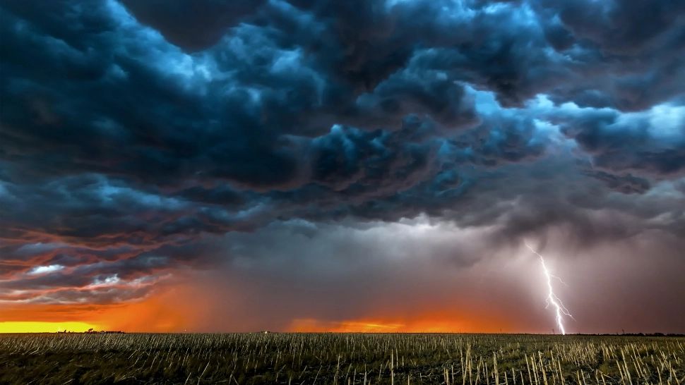 Vremea se schimbă radical în România. Fenomene extreme după caniculă: Unde lovesc furtunile - Alertă de ploi torențiale și grindină