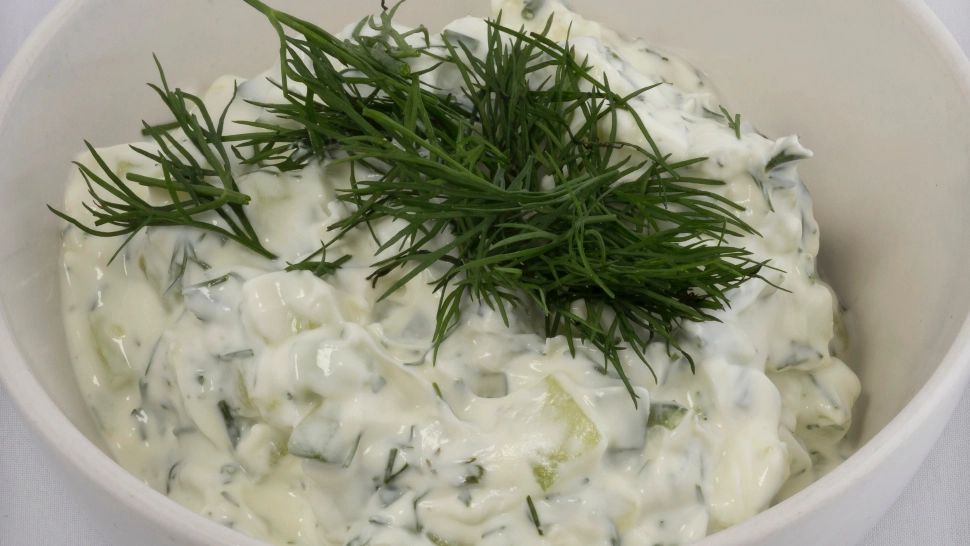 Un strop din Grecia, la tine acasă. Cum prepari sosul tzatziki - Cea mai simplă și rapidă rețetă