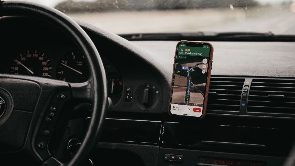 Funcția ”ascunsă” a Google Maps care vă arată unde v-ați parcat mașina - Puțini șoferi o cunosc