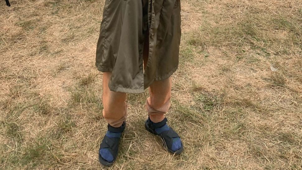 Sandale cu ciorapi. Combinația câștigătoare pe asfaltul fierbinte