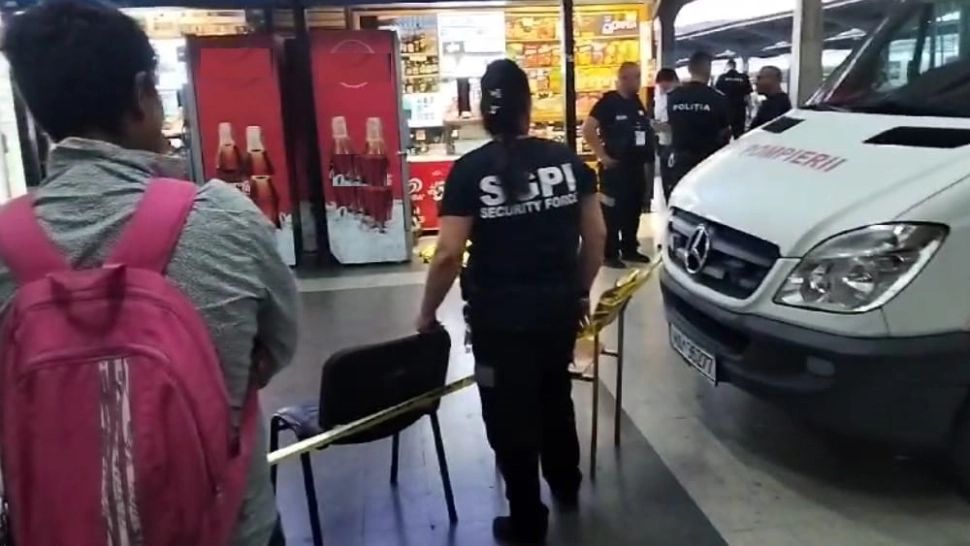Incident șocant în Gara de Nord. O femeie a murit în fața tabelei de sosiri și plecări 