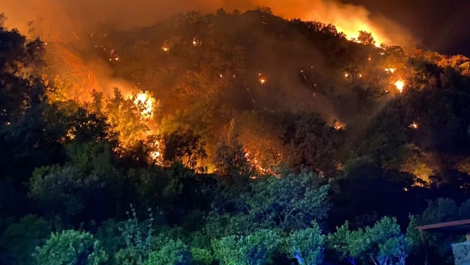 Atenționare de călătorie MAE pentru românii care sunt sau pleacă în Sicilia - Regiunile vizate de incendii masive până la 31 august