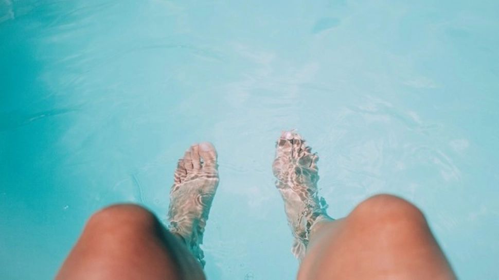 În comă profundă, după o săritură în piscină. Tânărul din Sibiu are șanse minime de supraviețuire. Greșeala care i-a fost fatală