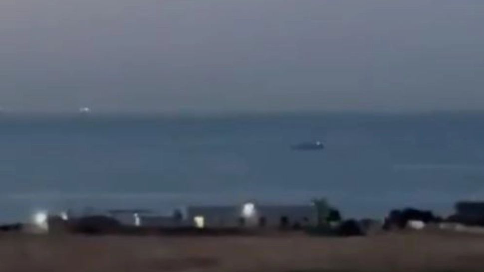 Ucraina a atacat cu drone o bază navală rusă în apropiere de Novorossiisk. Moscova susţine că a doborât 13 drone şi în Crimeea - VIDEO