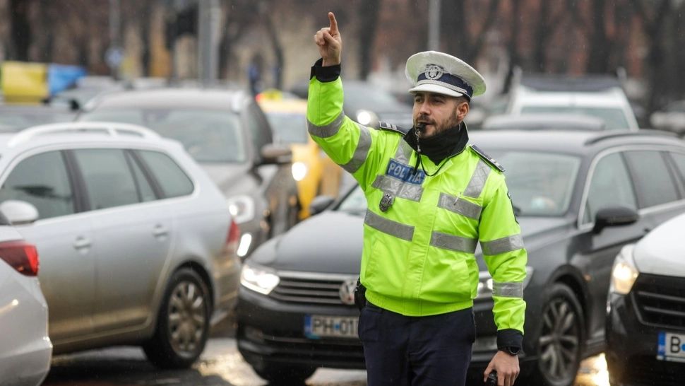 Cum să scapi de amenda rutieră. Acele mici detalii care pot anula decizia polițistului