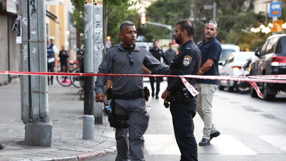 Atac armat la Tel Aviv. Un polițist a fost ucis