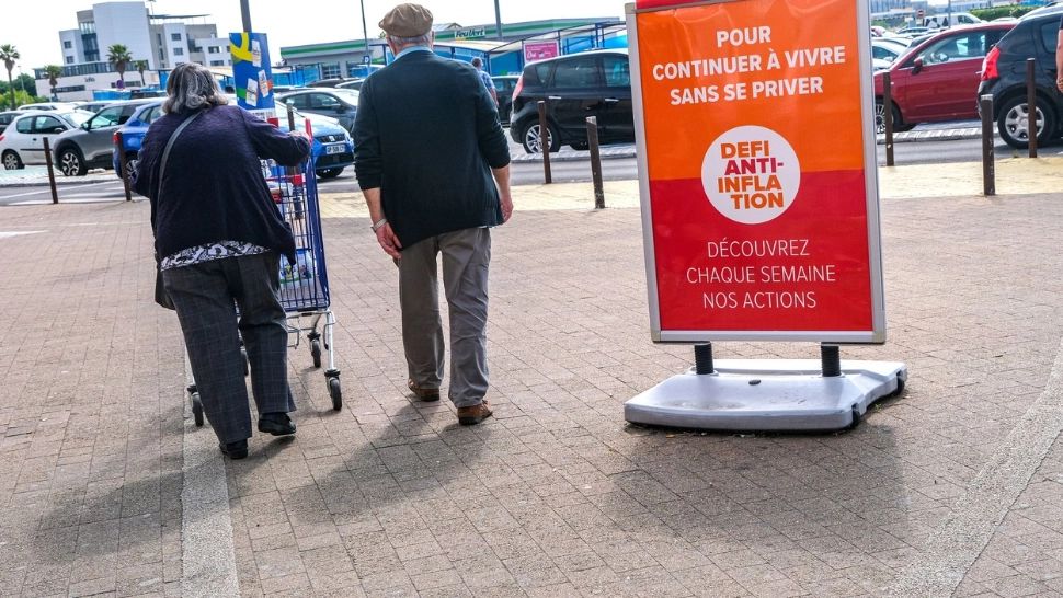 Șeful Carrefour avertizează. Consumatorii nu își mai permit produse esențiale