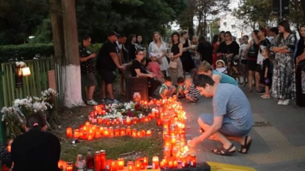 Nou protest în faţa Maternităţii din Botoșani - Revoltă după ce o tânără de 25 de ani a murit fără a i se acorda îngrijiri medicale