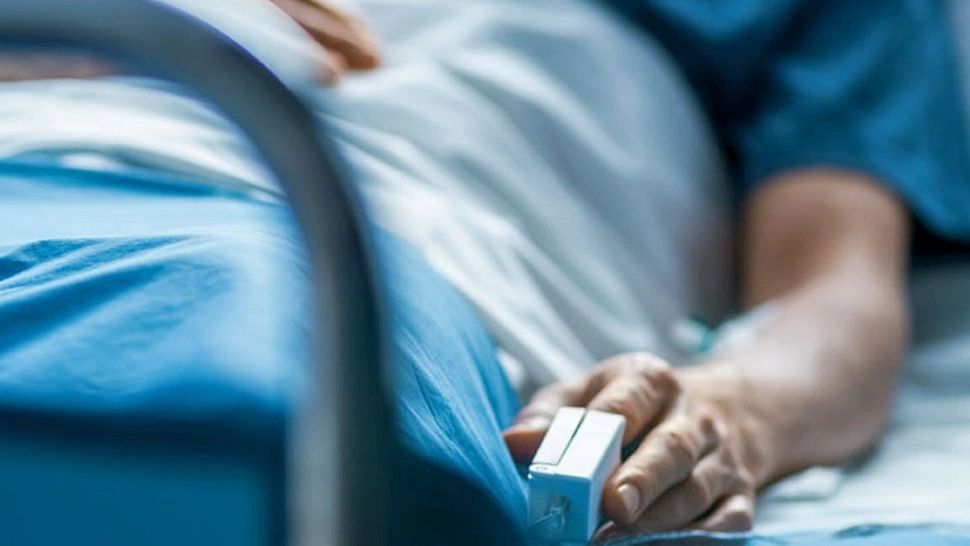 Medic baricadat în sala de nașteri, după ce rudele unei gravide l-au amenințat că îi "iau gâtul"! Val de incidente la spitalul Botoșani 