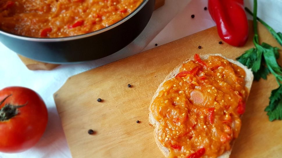 Care e diferența între zacusca sârbească și cea românească - Bătălia gusturilor - Ingredientele care fac diferența decisivă