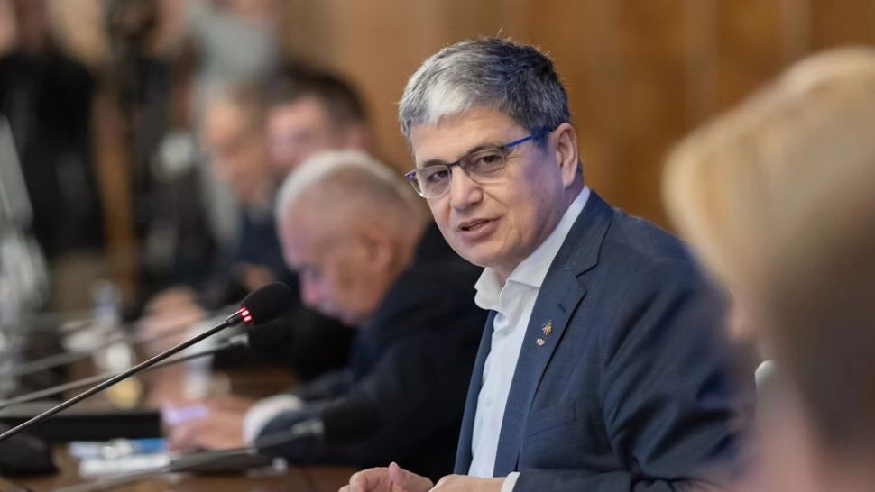 Veste bună pentru români: Crește salariul minim de la 1 octombrie - Anunțul lui Marcel Boloș